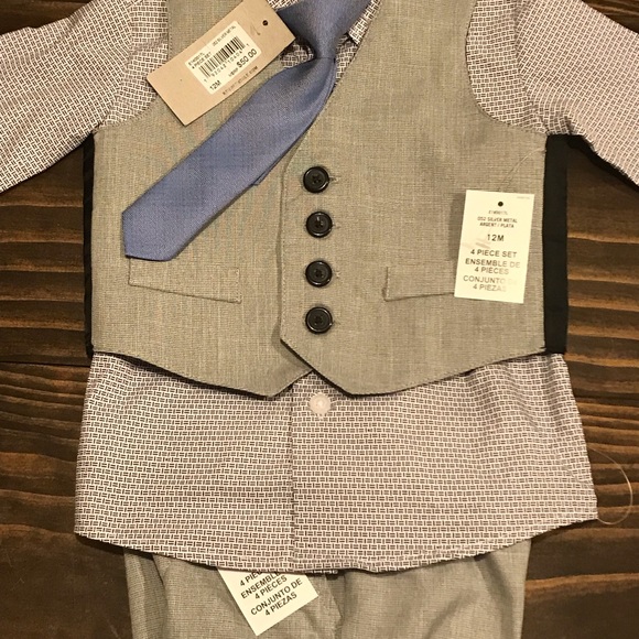 $20 - NEW - Kenneth Cole Reaction Suit - Size 12M - Picture 3 of 6